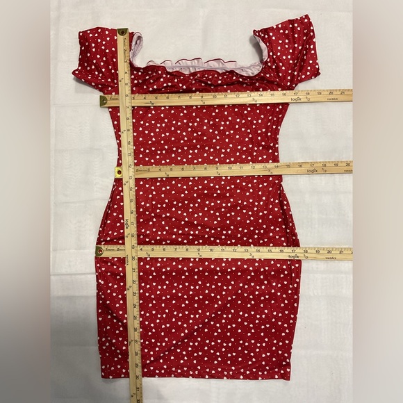 NWOT Confetti Heart Print Off Shoulder Frill Scallop Trim Bodycon Mini Dress M - Picture 6 of 10